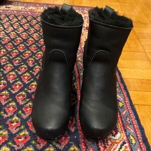 No . 6 Black Shearling Lined Boots 40 EUC